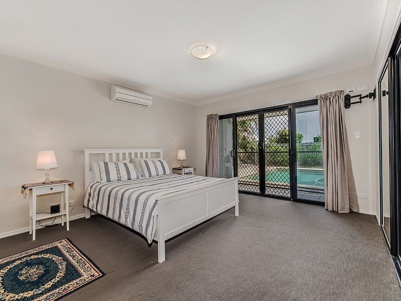 5 Veerings Crescent, Twin Waters QLD 4564