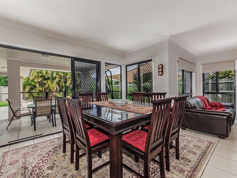 5 Veerings Crescent, Twin Waters QLD 4564