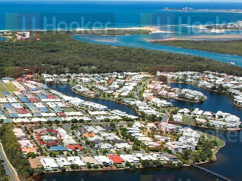 5 Veerings Crescent, Twin Waters QLD 4564