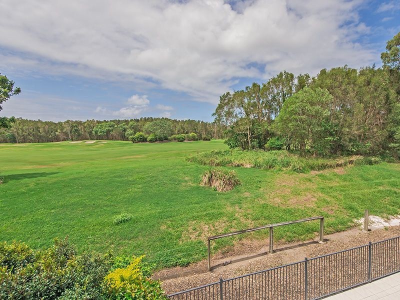 34 Baker Finch Place, Twin Waters QLD 4564