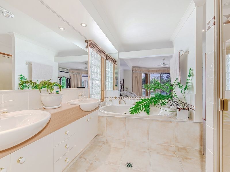 9 Mariner Place, Twin Waters QLD 4564