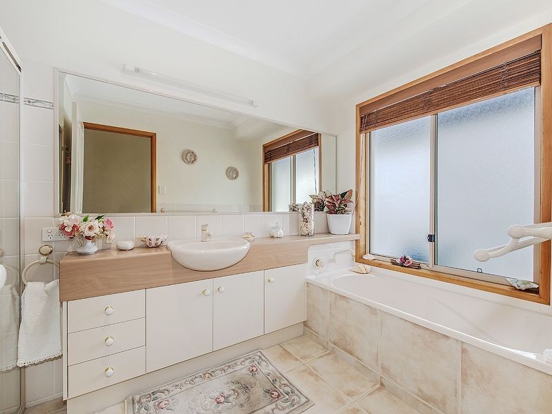 9 Mariner Place, Twin Waters QLD 4564