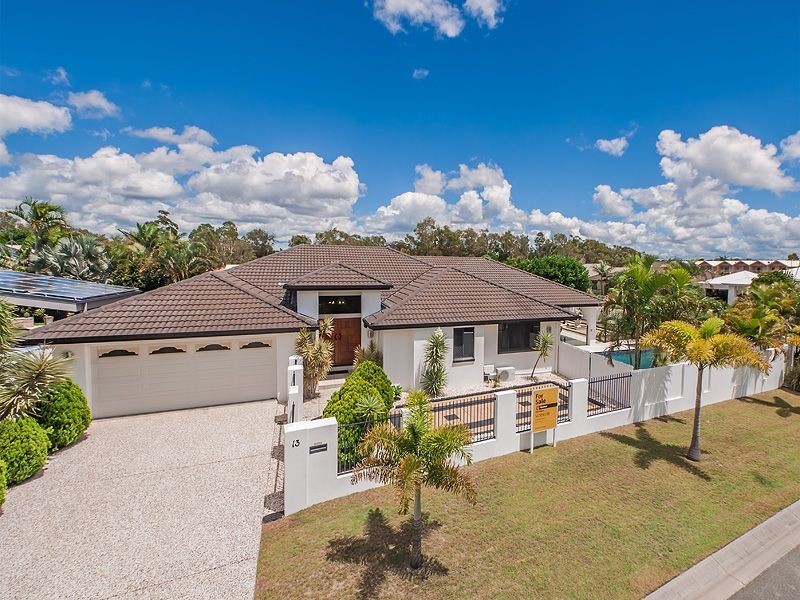 13 Pampling Place, Twin Waters QLD 4564