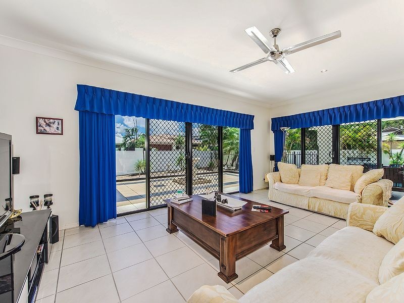13 Pampling Place, Twin Waters QLD 4564