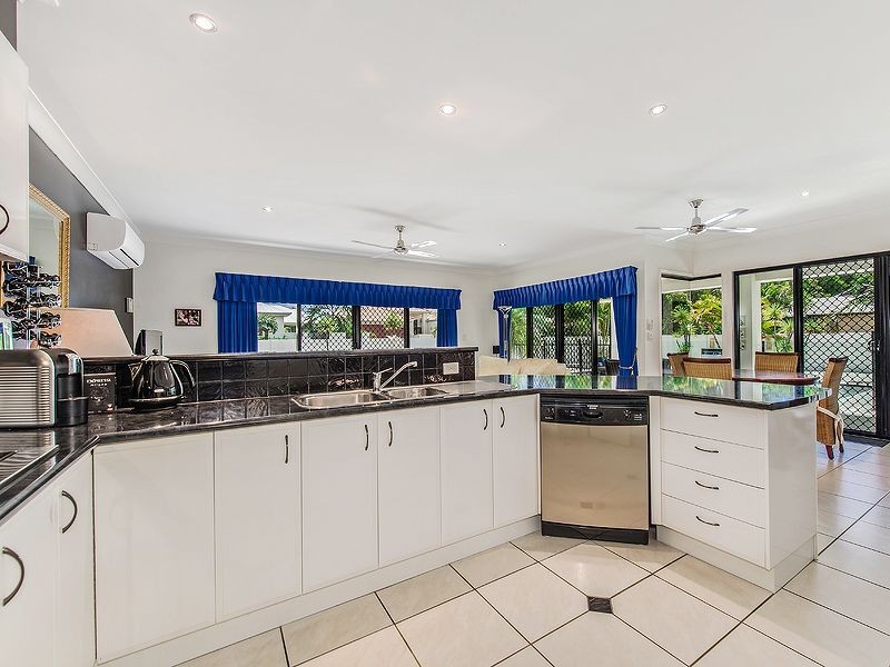 13 Pampling Place, Twin Waters QLD 4564