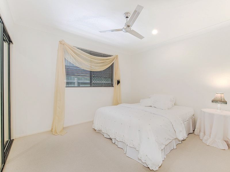13 Pampling Place, Twin Waters QLD 4564