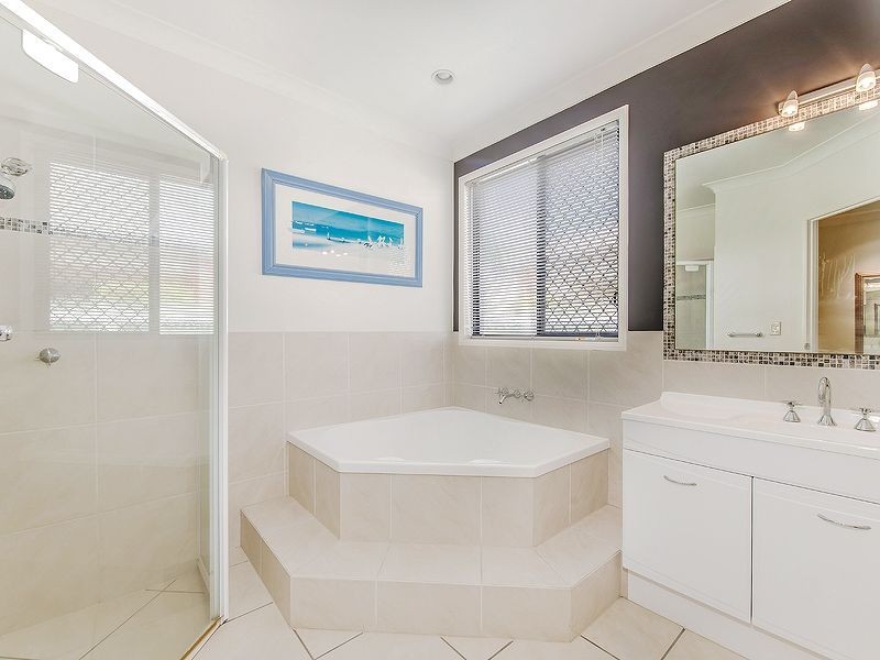 13 Pampling Place, Twin Waters QLD 4564