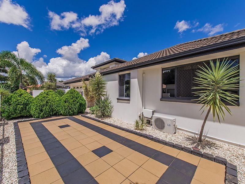 13 Pampling Place, Twin Waters QLD 4564