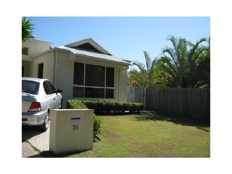 24 Barcoola Place, Twin Waters QLD 4564