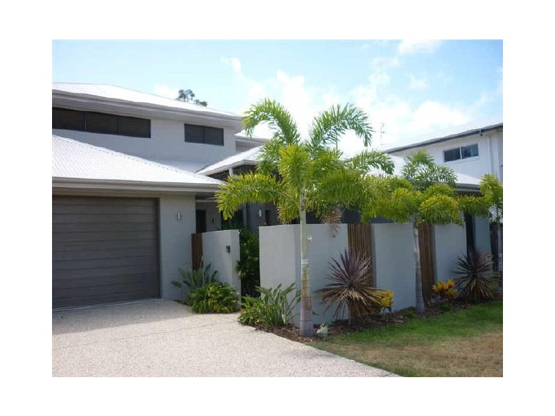 24 Barcoola Place, Twin Waters QLD 4564