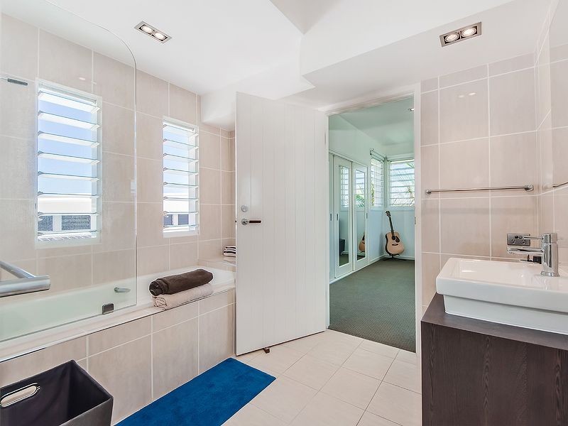 8 Waterfront Court, Twin Waters QLD 4564