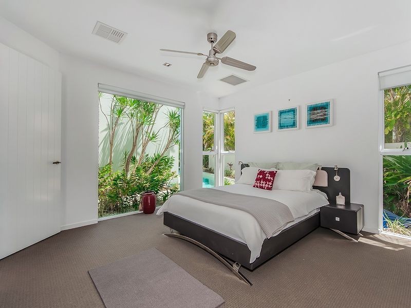8 Waterfront Court, Twin Waters QLD 4564