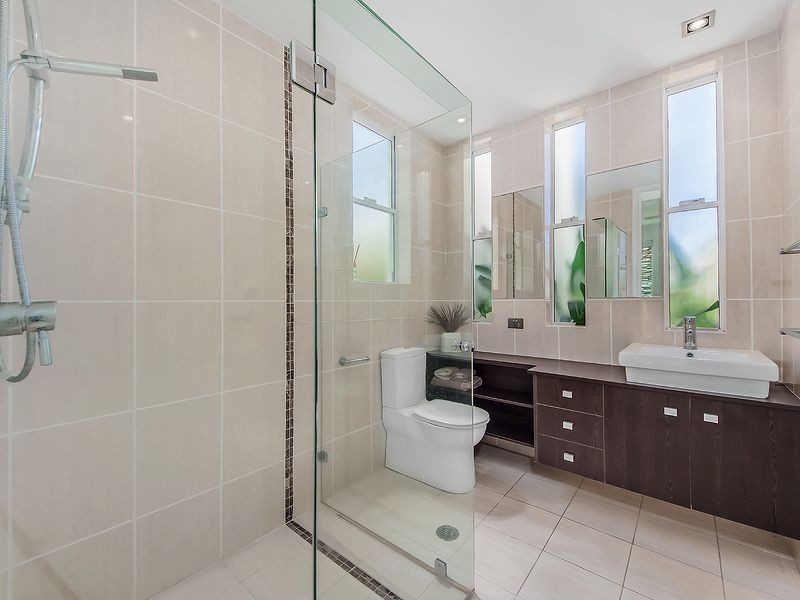 8 Waterfront Court, Twin Waters QLD 4564