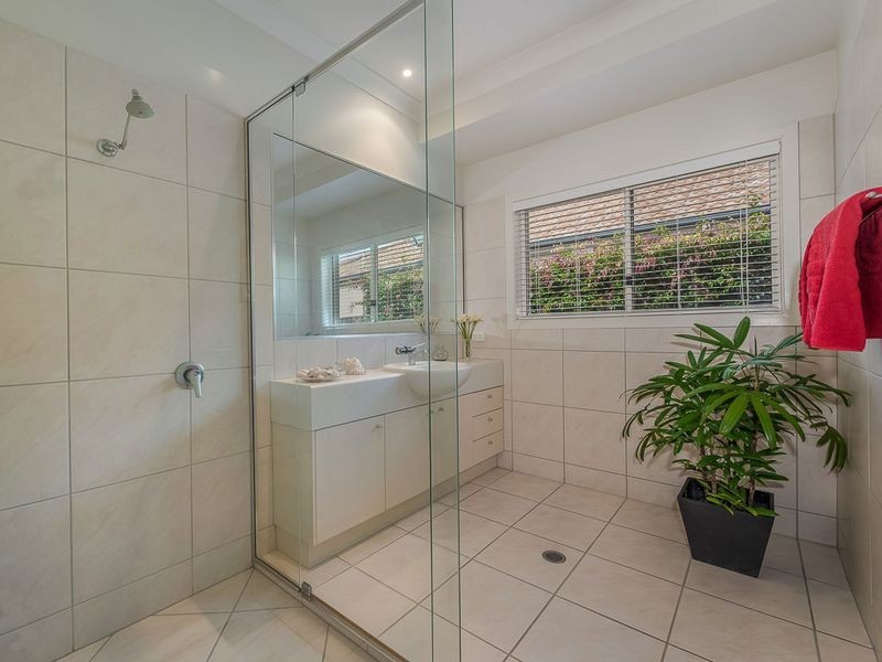 16 Pampling Place, Twin Waters QLD 4564