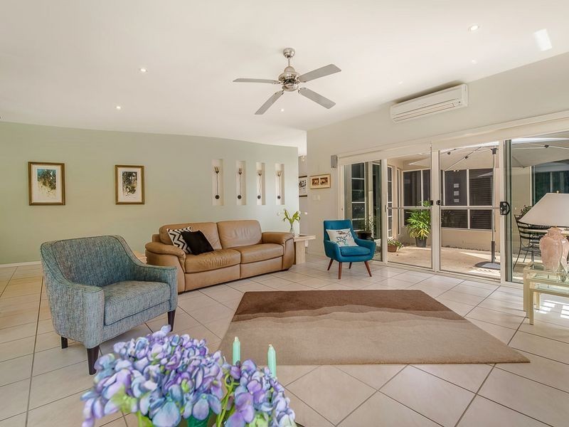 16 Pampling Place, Twin Waters QLD 4564