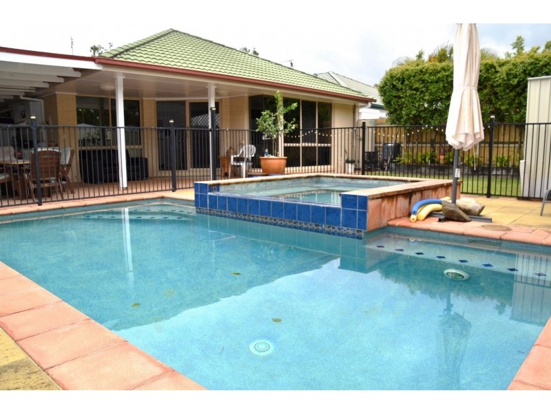 5 Spinifex Place, Twin Waters QLD 4564