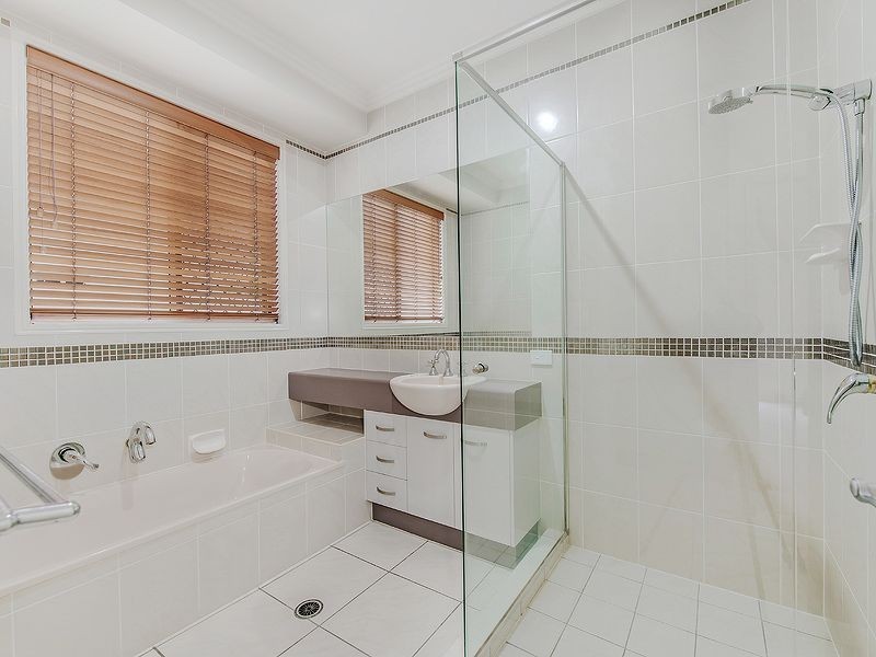 27 Moorings Circuit, Twin Waters QLD 4564