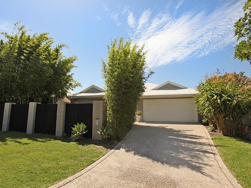 5 Barcoola Place, Twin Waters QLD 4564