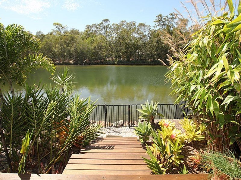 5 Barcoola Place, Twin Waters QLD 4564