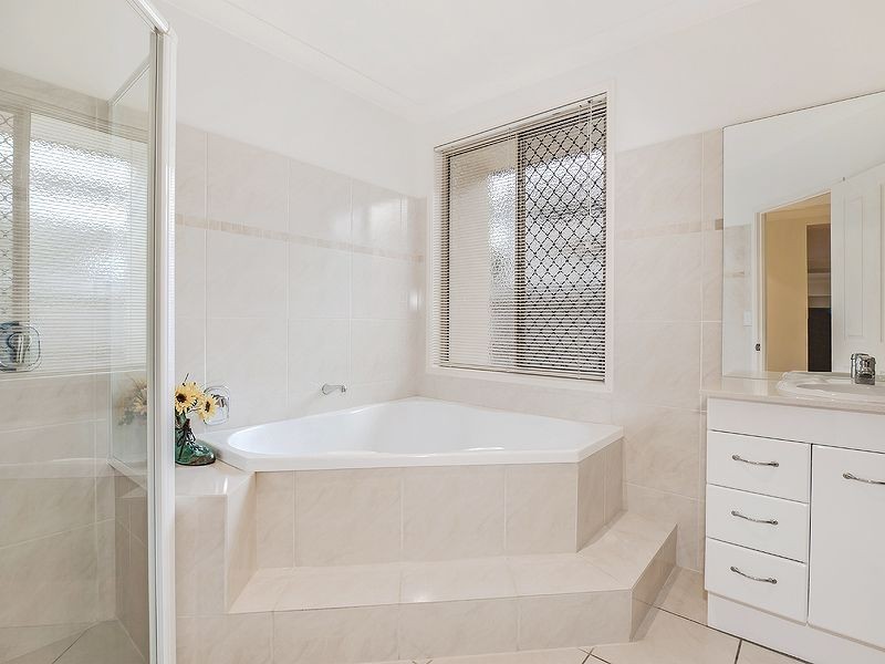 31 Moorings Circuit, Twin Waters QLD 4564