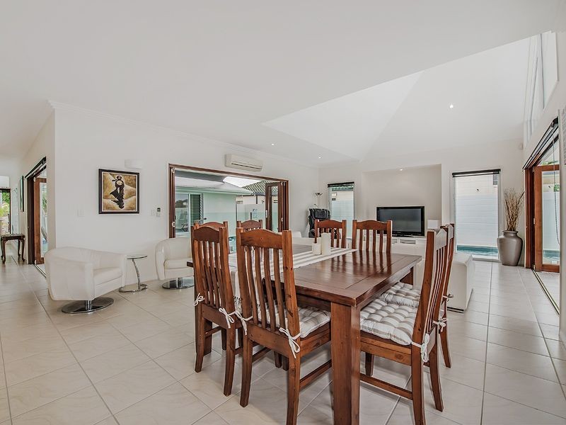 5 Karinya Place, Twin Waters QLD 4564