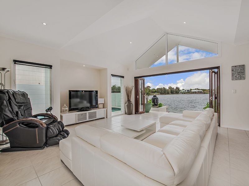 5 Karinya Place, Twin Waters QLD 4564