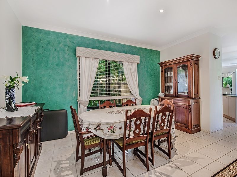 20 Baker Finch Place, Twin Waters QLD 4564
