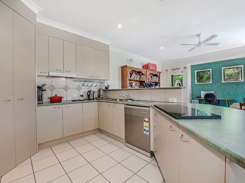 20 Baker Finch Place, Twin Waters QLD 4564