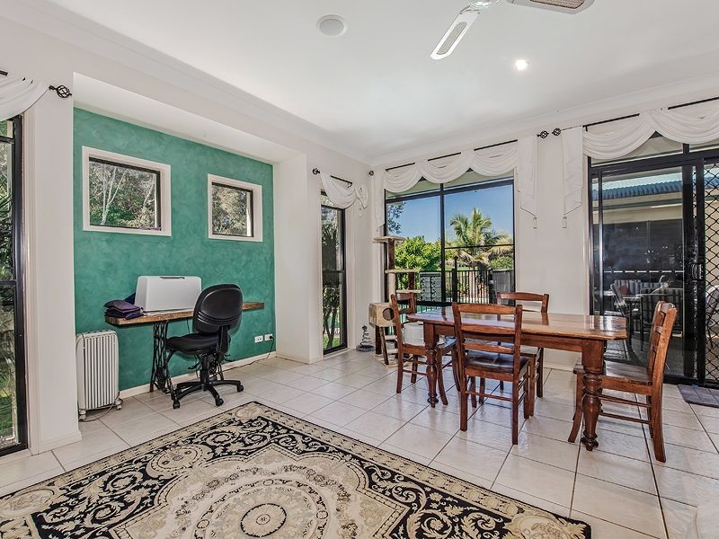 20 Baker Finch Place, Twin Waters QLD 4564