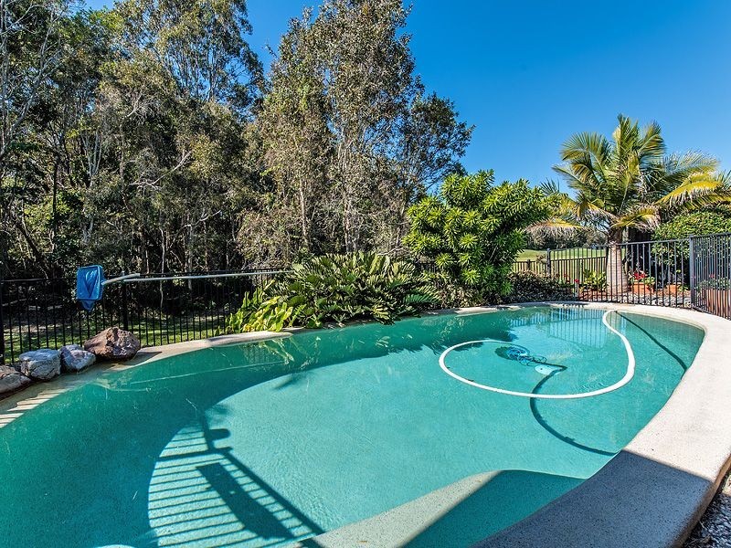 20 Baker Finch Place, Twin Waters QLD 4564