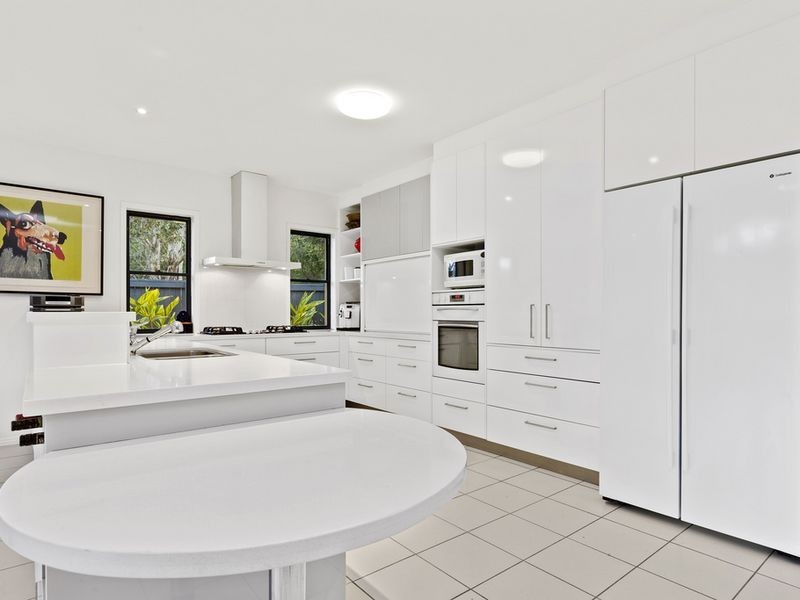 6 South Barcoola Court, Twin Waters QLD 4564