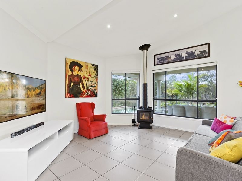 6 South Barcoola Court, Twin Waters QLD 4564