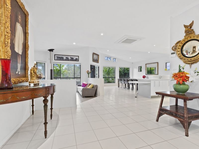 6 South Barcoola Court, Twin Waters QLD 4564