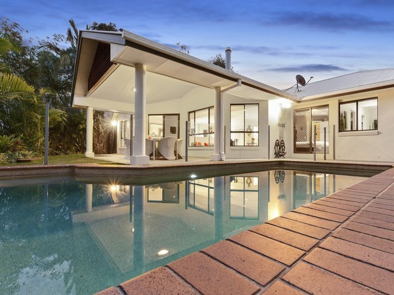 6 South Barcoola Court, Twin Waters QLD 4564