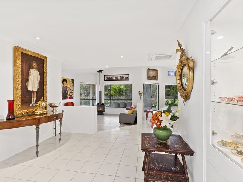 6 South Barcoola Court, Twin Waters QLD 4564