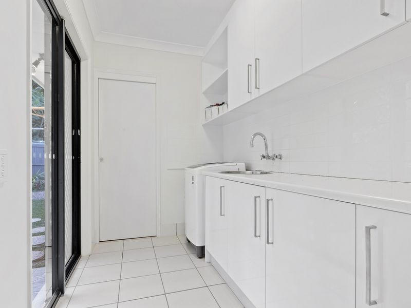 6 South Barcoola Court, Twin Waters QLD 4564