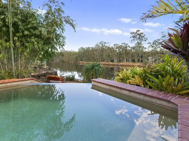 6 South Barcoola Court, Twin Waters QLD 4564