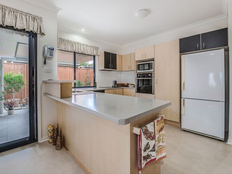 13 Fantail Place, Twin Waters QLD 4564