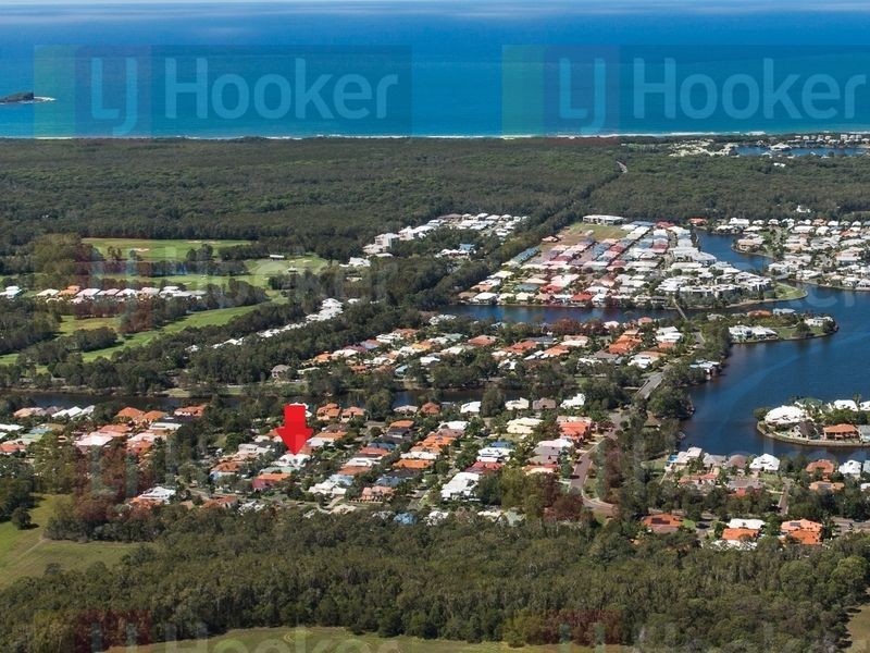 13 Fantail Place, Twin Waters QLD 4564