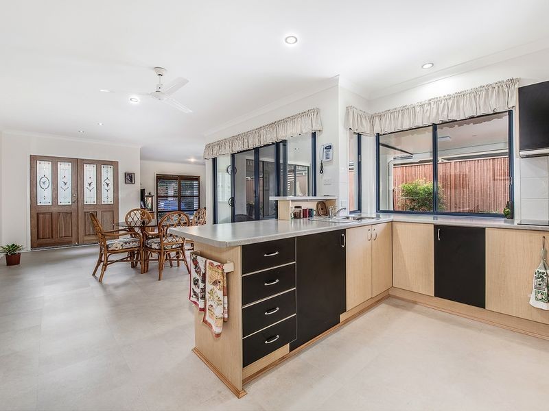 13 Fantail Place, Twin Waters QLD 4564
