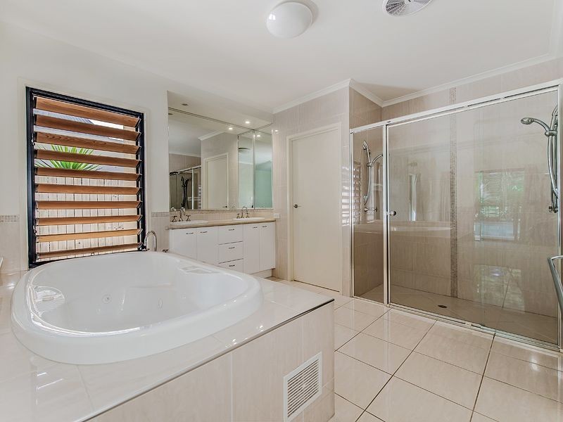 24 Hetherington Drive, Twin Waters QLD 4564