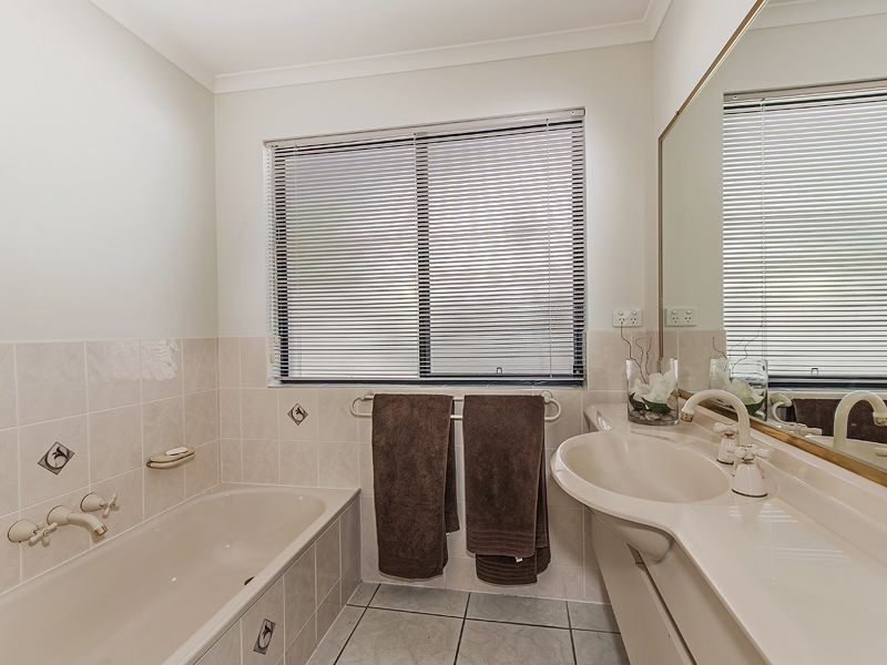 7 Karinya Place, Twin Waters QLD 4564