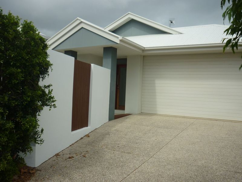 6 Oyster Court, Twin Waters QLD 4564