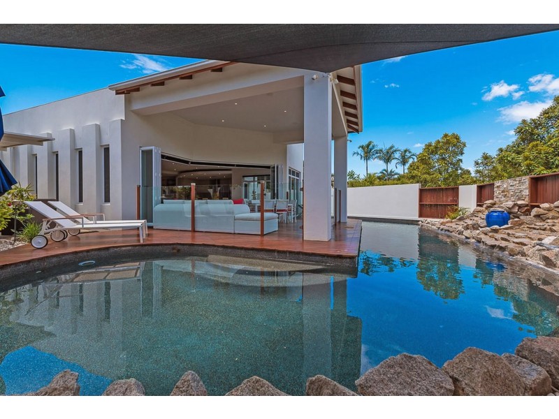 2 Undanbi Lane, Twin Waters QLD 4564