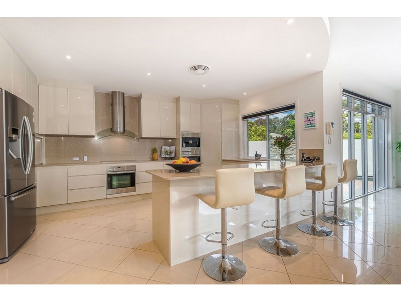 2 Undanbi Lane, Twin Waters QLD 4564