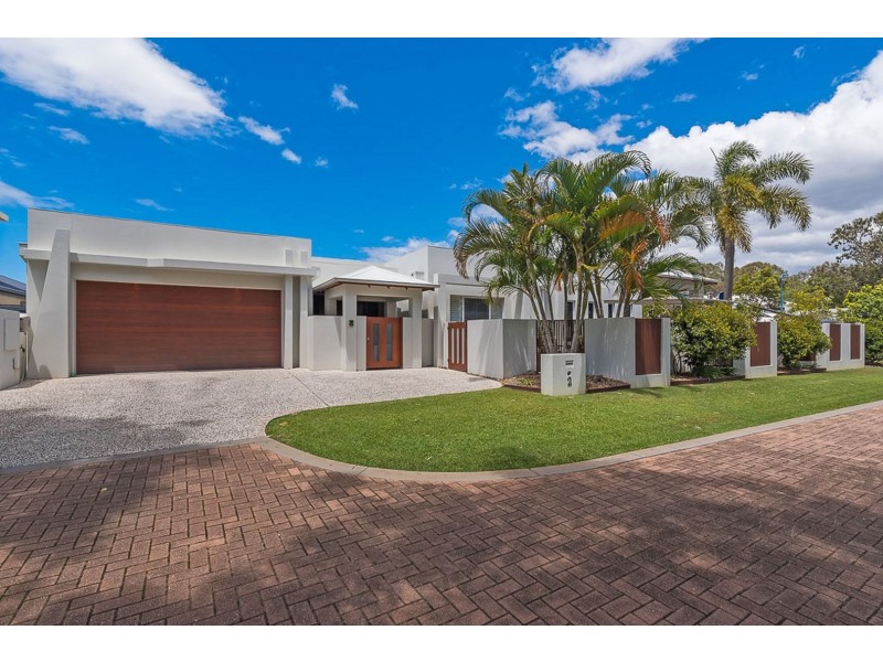 2 Undanbi Lane, Twin Waters QLD 4564