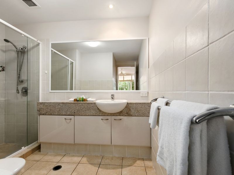 2/179 Ocean Drive, Twin Waters QLD 4564