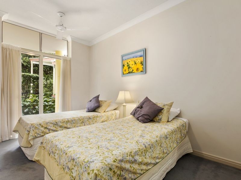 2/179 Ocean Drive, Twin Waters QLD 4564