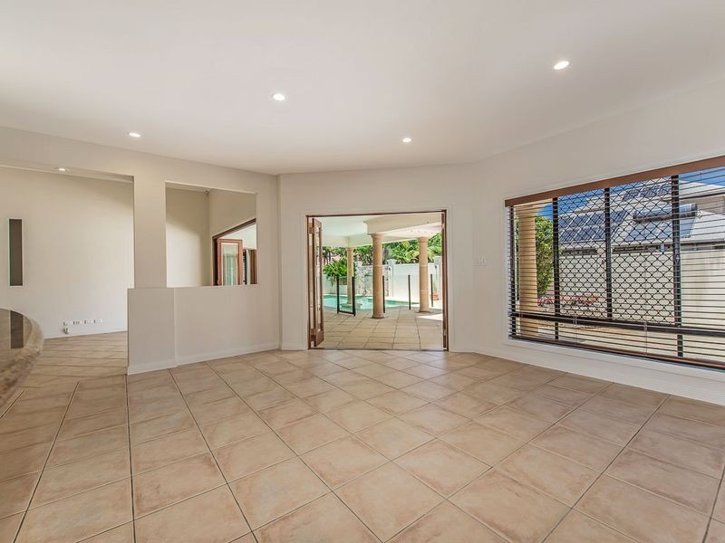 6 Mainsail Place, Twin Waters QLD 4564
