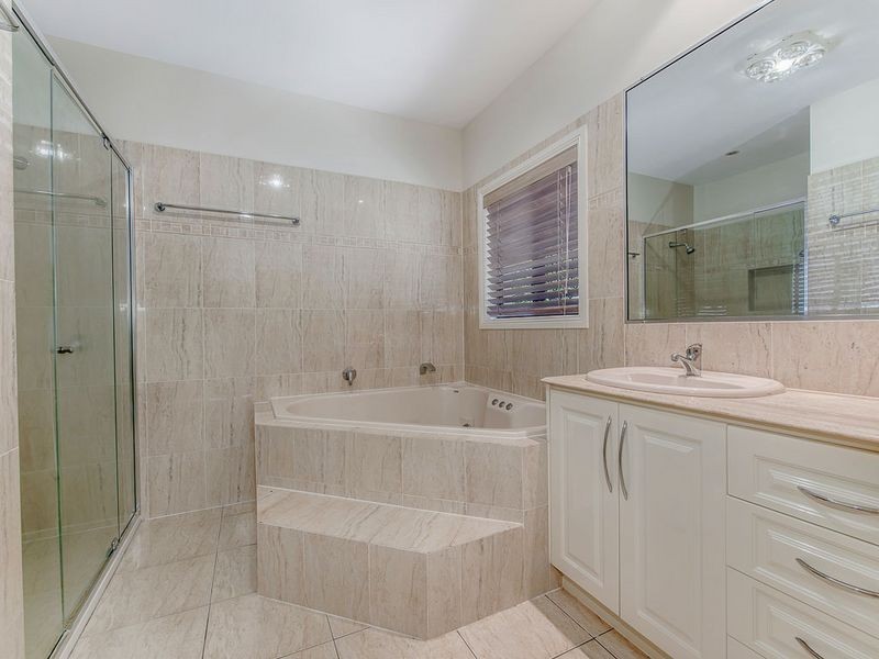 6 Mainsail Place, Twin Waters QLD 4564